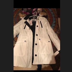 Jessica Simpson white jacket